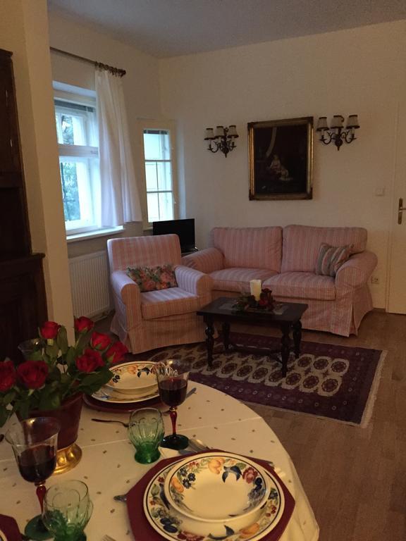 Exquisites Gartenapartment in eleganter Jugendstilvilla Wenen Kamer foto