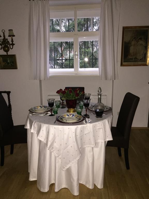 Exquisites Gartenapartment in eleganter Jugendstilvilla Wenen Kamer foto
